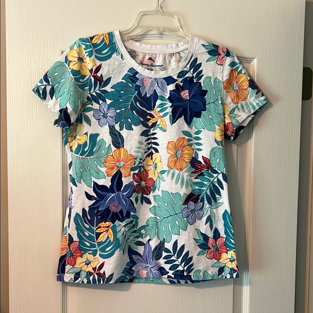 Tommy Bahama Multiple Colored Short Sleeve Top. Size Medium